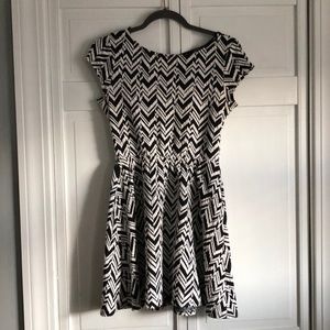 Geometric trendy dress